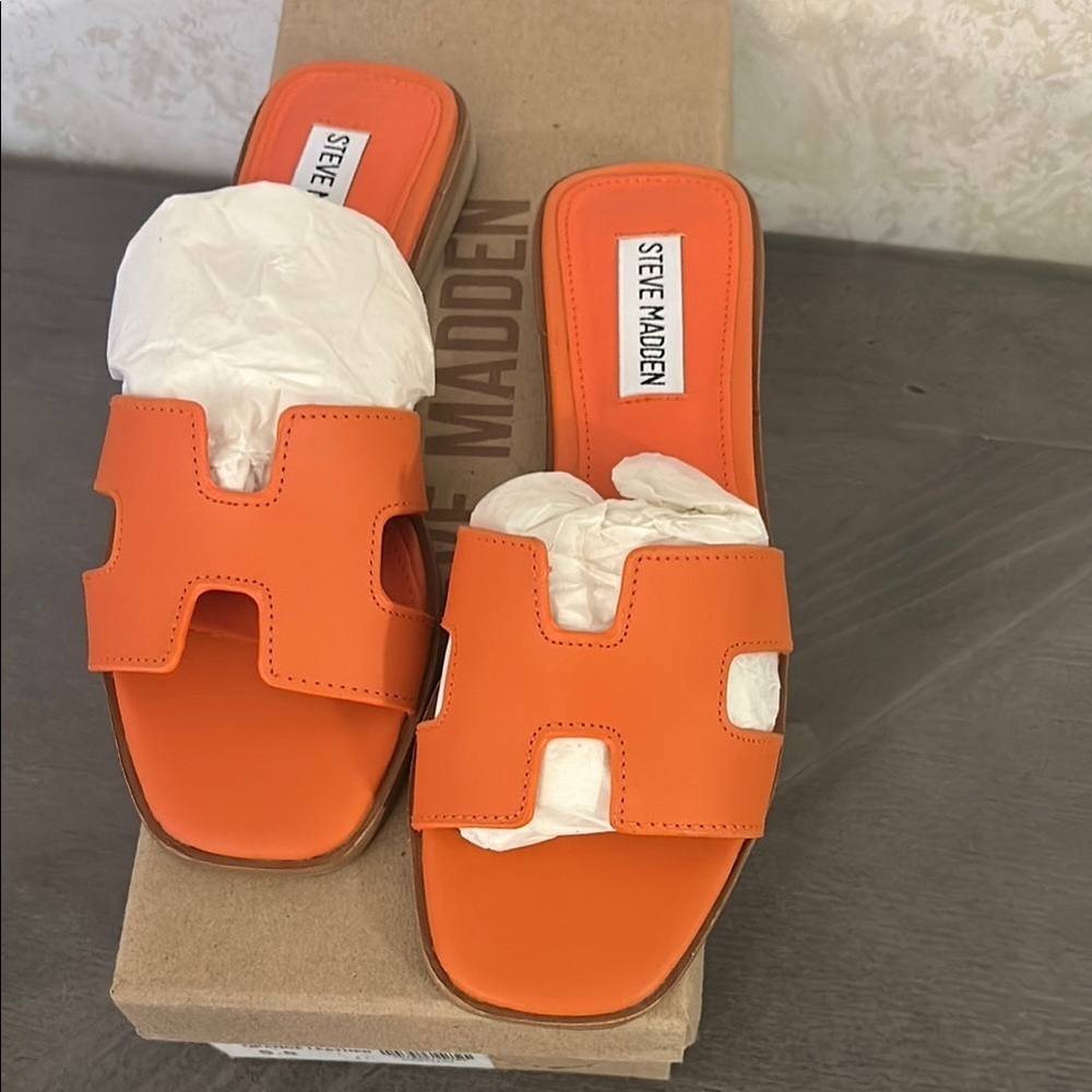 Steve Madden Orange Sandals Vibrant Slip-On Design